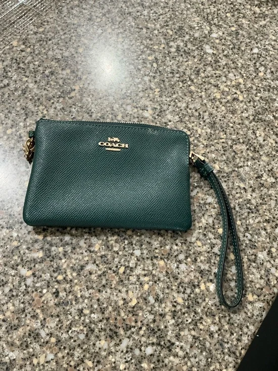 Coach Forest Green Leather Wristlet with Gold Hardware - Picture 1 of 1